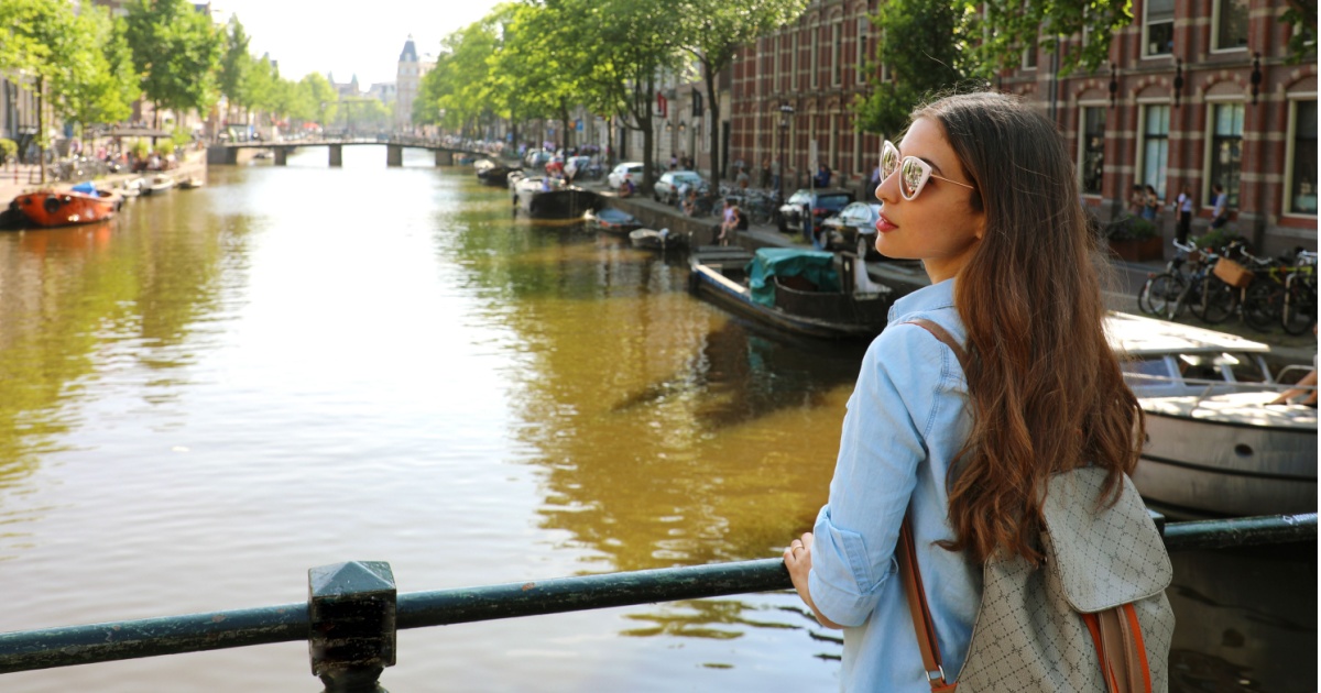 Save on Dutch university fees for your children with independent residence rights