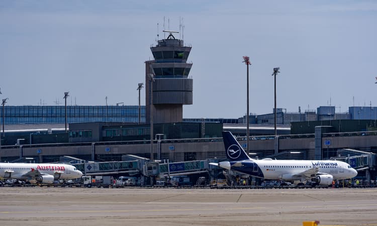 Flight restrictions at Swiss airports extended following glitch