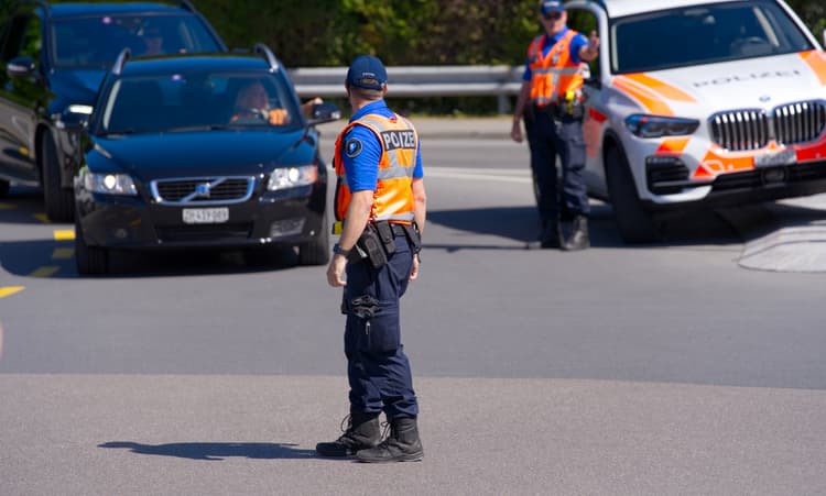 Swiss canton to allow internationals to join the police