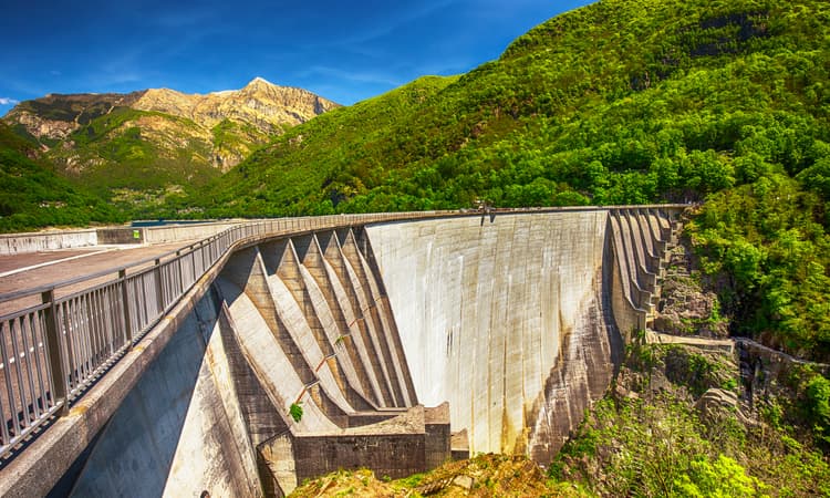 Swiss hydro dams and wind farms to be fast-tracked under new proposals