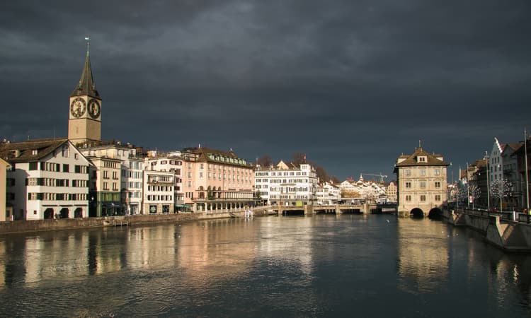 Dark and damp: Switzerland records the fewest hours of sunshine in 8 years