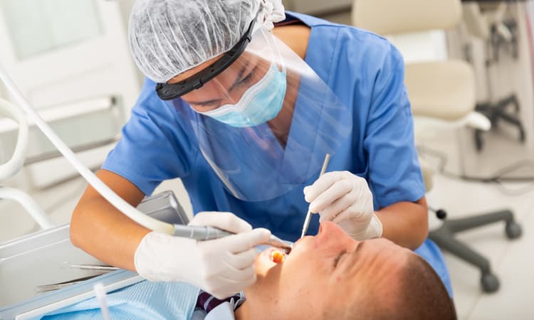 A third of dentists in Switzerland overcharge patients, experts find