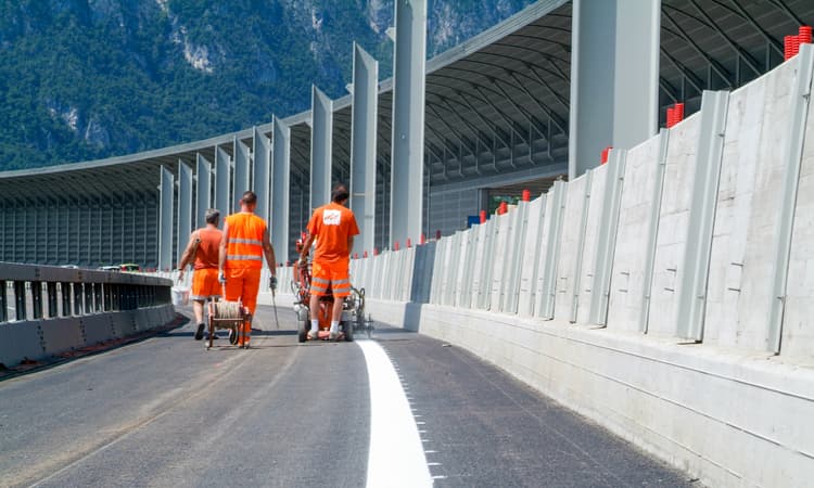Number of job vacancies in Switzerland drops by 10 percent, data reveals