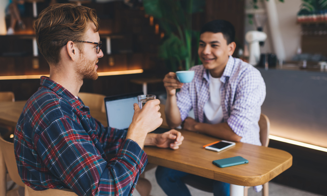 Stephanie Ward men talking over coffee