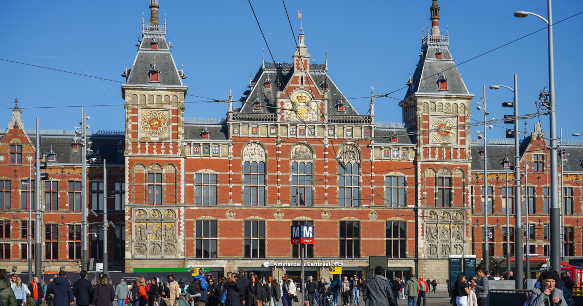 Amsterdam Centraal Premium Train Stations