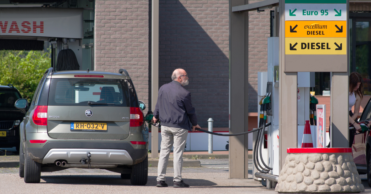 Dutch petrol prices reach new record high as oil prices soar