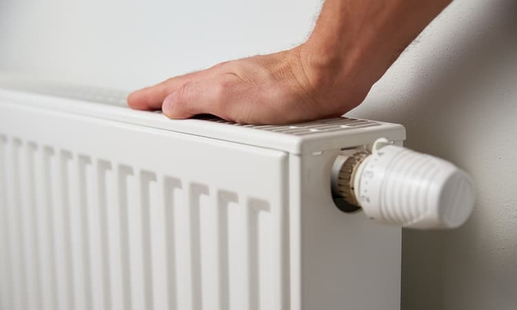 Swiss cantons call on government to set fines for energy wasters