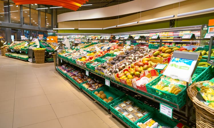 Migros to cut the price of 1.000 products amid billion-franc expansion