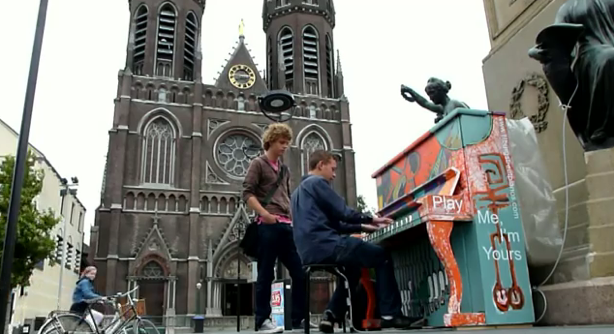 [Tilburg] "Play Me, I'm Yours"
