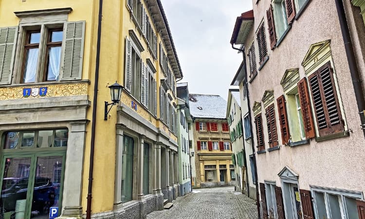These are the Swiss cantons with the highest and lowest rents