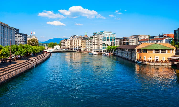 Where do Switzerland’s English speakers live?