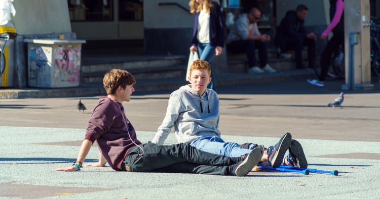 Schools biased against non-Swiss boys in grading, study finds
