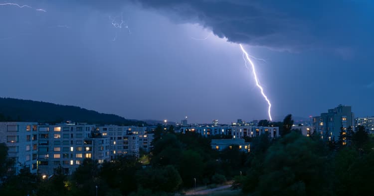 Which part of Switzerland experiences the most lightning?
