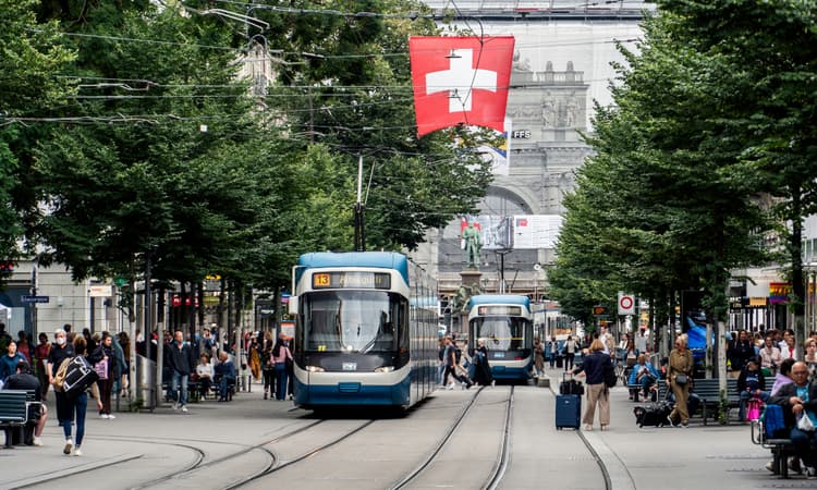 Zurich pushes for dramatic expansion of Sunday shopping in the canton