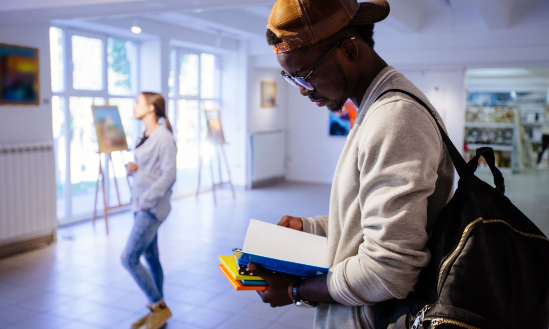 German teenager using a culture pass to visit a gallery