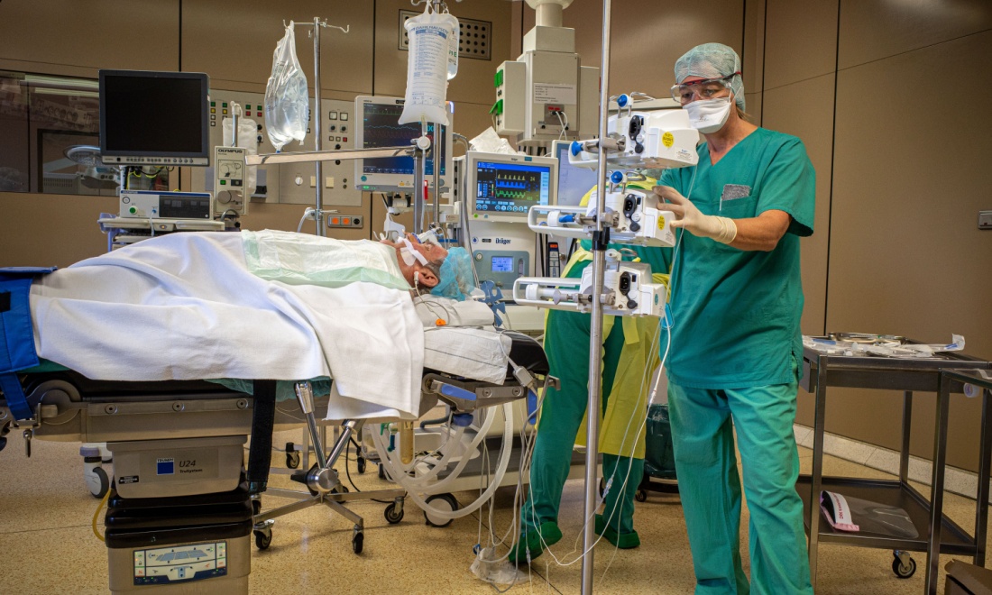 Dutch man tested positive for COVID-19 for 613 days before dying