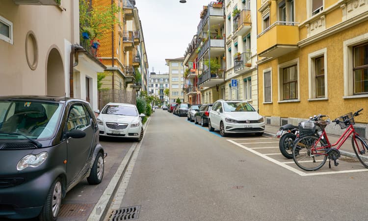 Zurich moves to triple blue zone parking fees for the heaviest cars