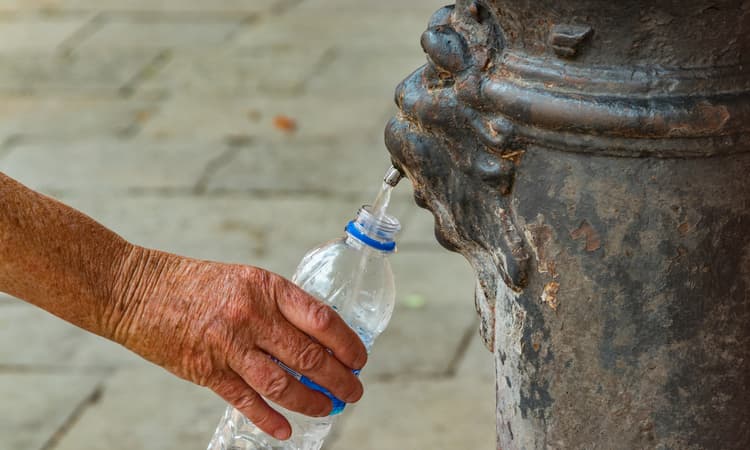 Geneva installs public fountain that dispenses free sparkling water