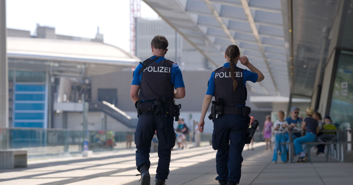 Swiss parliament backs criminal record checks for EU citizens