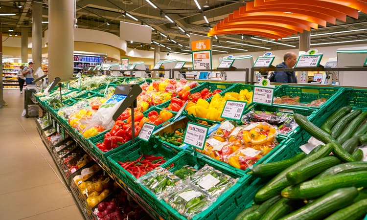 Swiss farmers make practically no money from their produce, study finds
