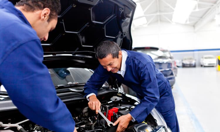 Swiss firms offer a month's extra salary (or vacation) to attract new workers