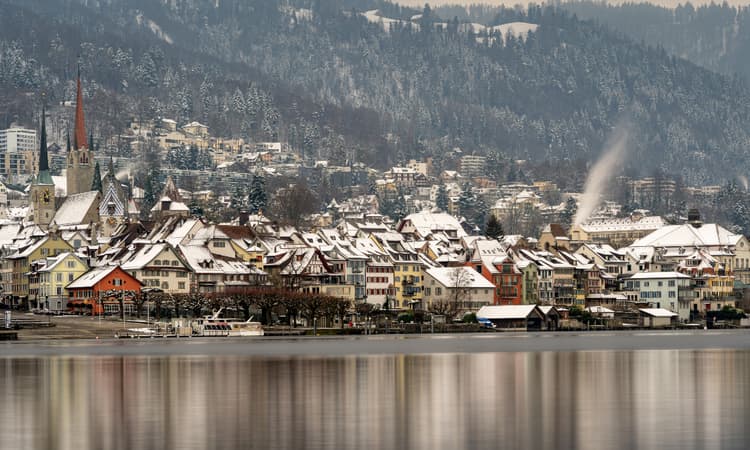 Super low-tax Canton Zug to cut taxes on residents