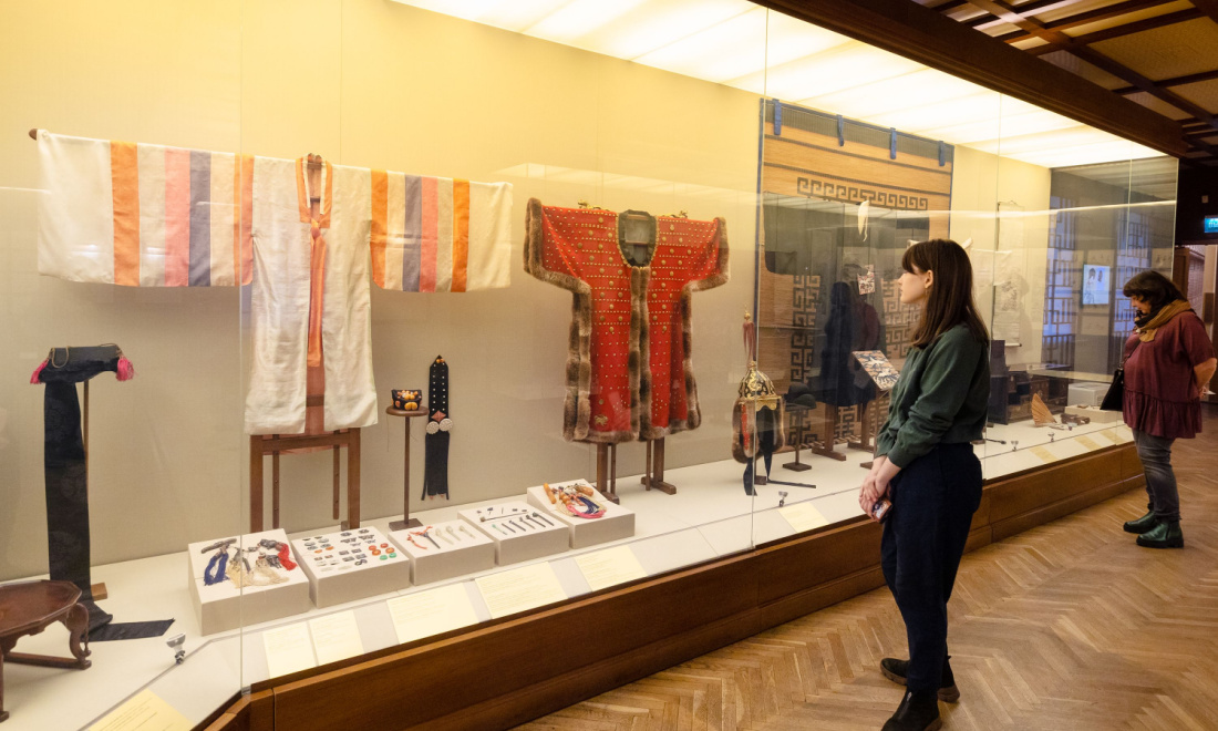 A teenager in a German museum