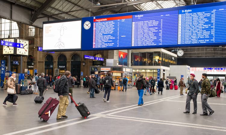 Net migration to Switzerland soared to nearly 100.000 people in 2023
