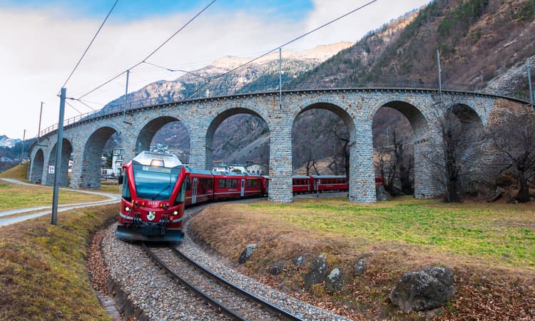 Two Swiss railways among the most photographed in the world