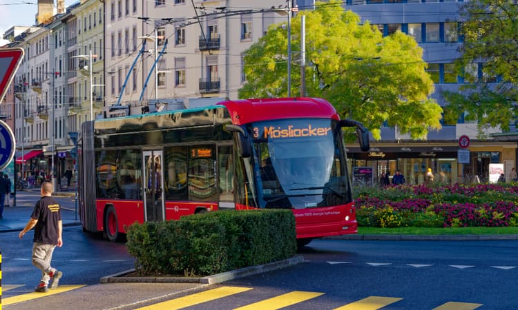 Which Swiss cities have the fastest (and slowest) public transport?