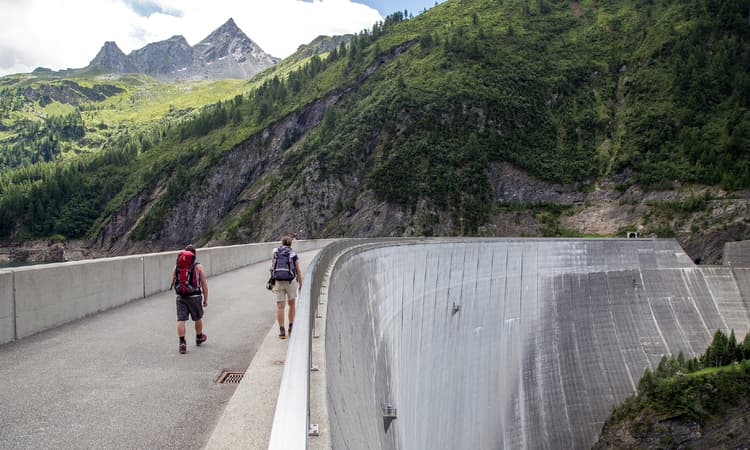 Solar power plant to be built on Swiss dam