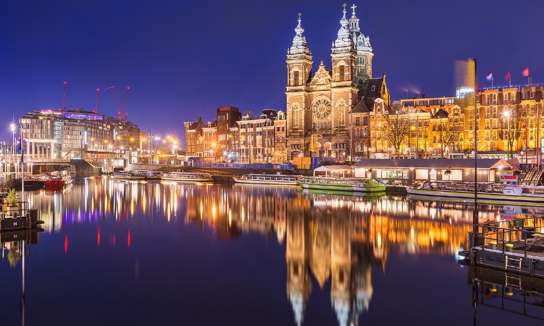 Amsterdam canals night centraal station