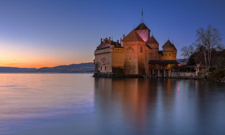 Earth Hour: Swiss towns and landmarks to be plunged into darkness this weekend