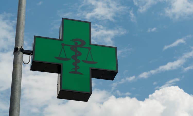 Swiss pharmacies offer to treat minor conditions to take pressure off hospitals