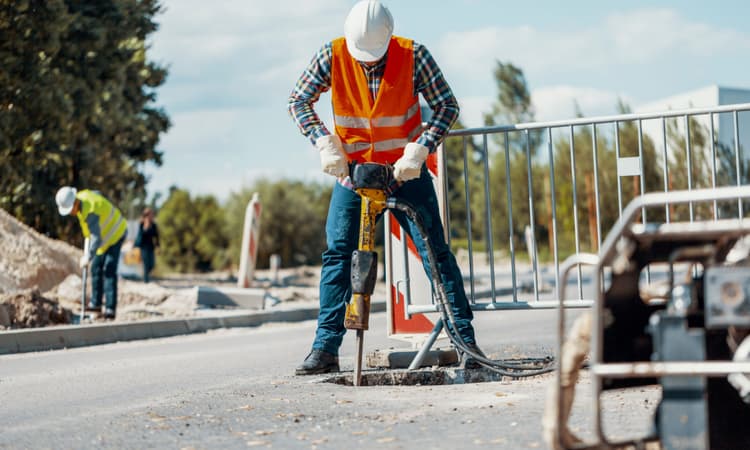 Swiss builder shortage will leave 1 in 6 vacancies empty by 2040