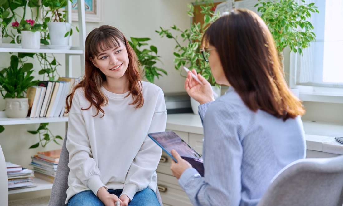 Feeling lonely as an expat? How a trusted therapist can help you