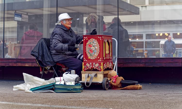 Rates of social assistance in Switzerland fall to record low