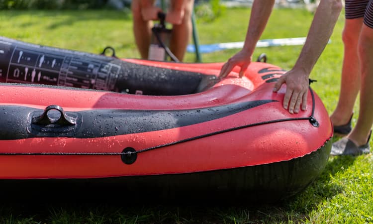 What are the rules for inflatable boating on Swiss rivers?