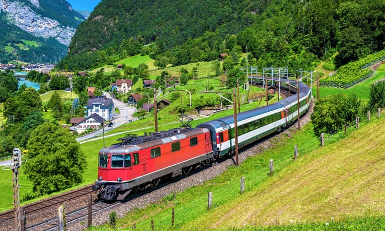 Travel disruption on Ascension weekend: SBB to increase services to Ticino