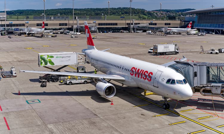 SWISS announces 80 new measures to combat delays this summer