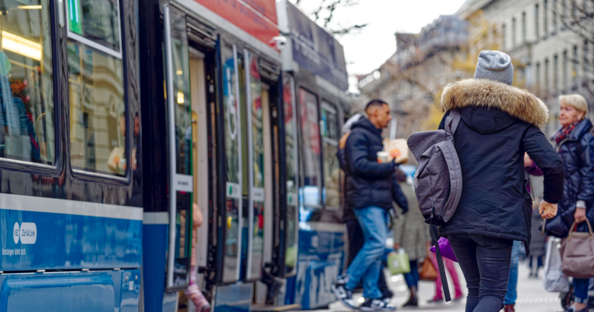 VBZ deploys security officers to curb violence on Zurich public transport