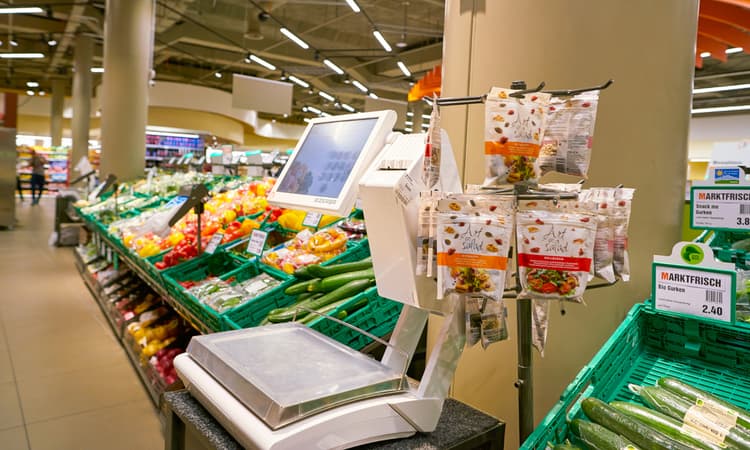 Swiss supermarkets criticised for high profits on food products