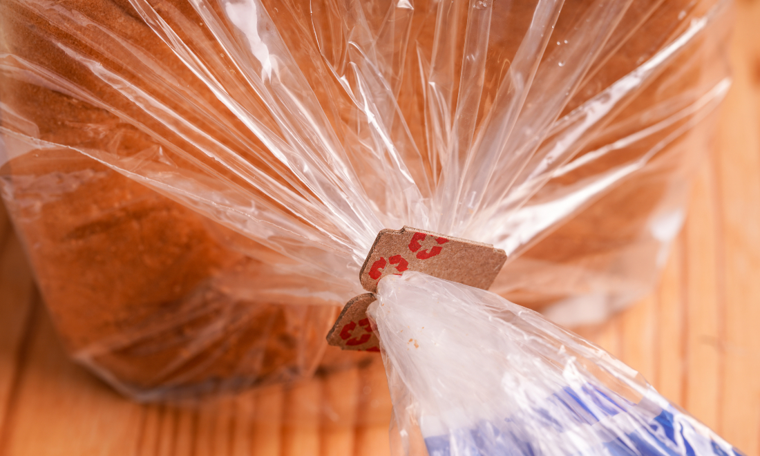 Albert Heijn announces it is replacing plastic bread clips with paper ones