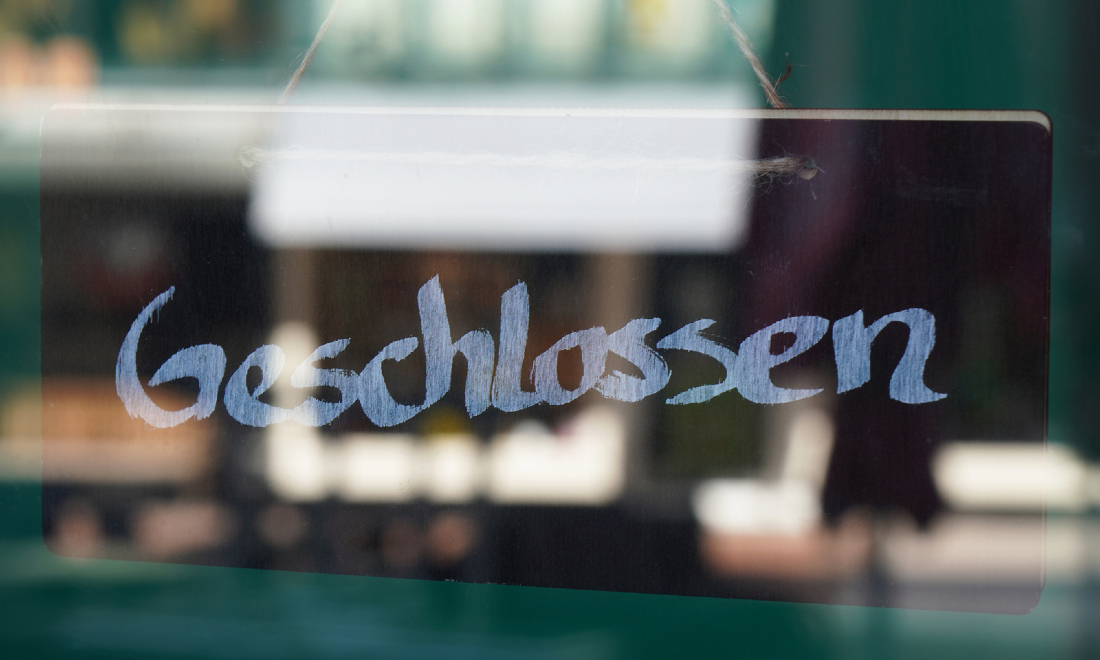 closed sign germany