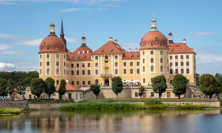 8 most jaw-dropping castles in Europe