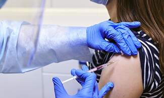 38 percent of Swiss youngsters have booked a COVID vaccination