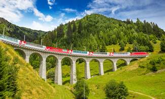 Famous panoramic Glacier Express now requires COVID certificate