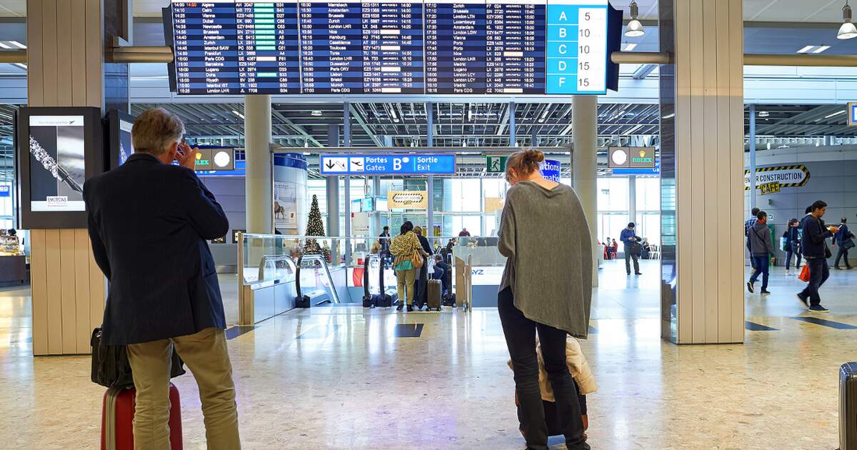 Days of disruption anticipated after tech glitch grounds flights in Switzerland